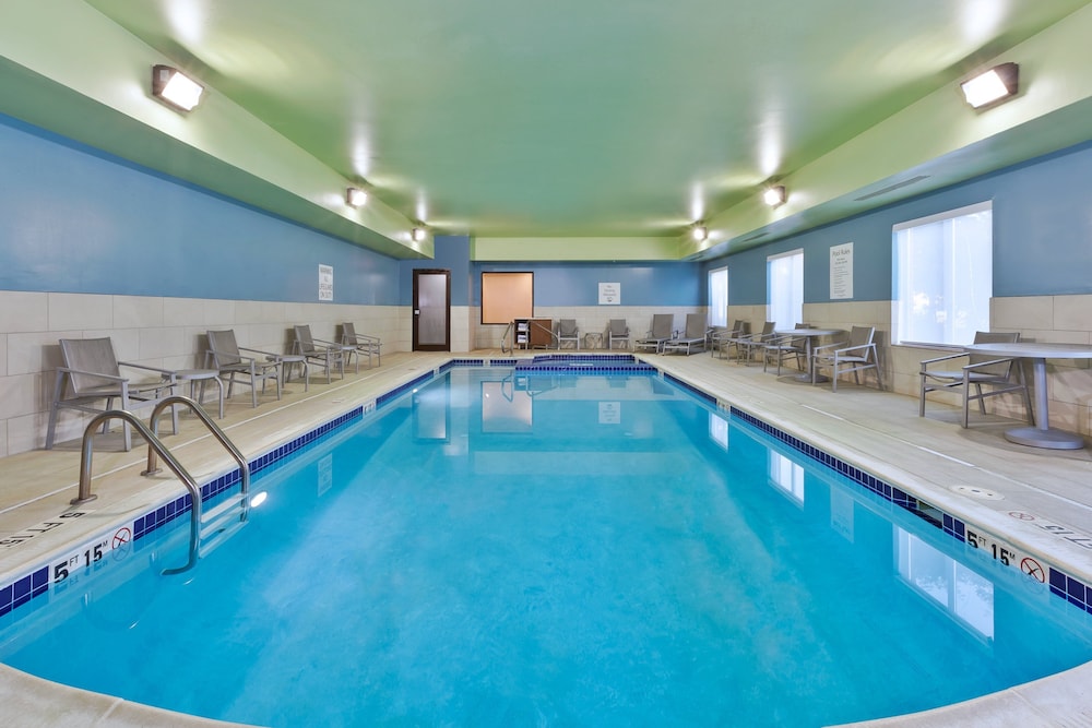 holiday inn express hotel and suites cleveland richfield by ihg