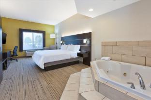 holiday inn express hotel and suites cleveland richfield by ihg