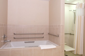 hilton garden inn mount holly westampton