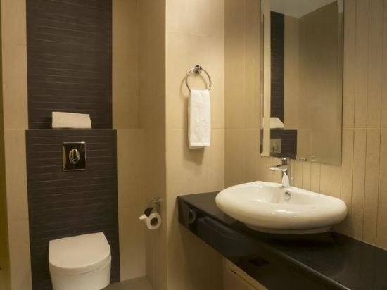 al olaya suites hotel