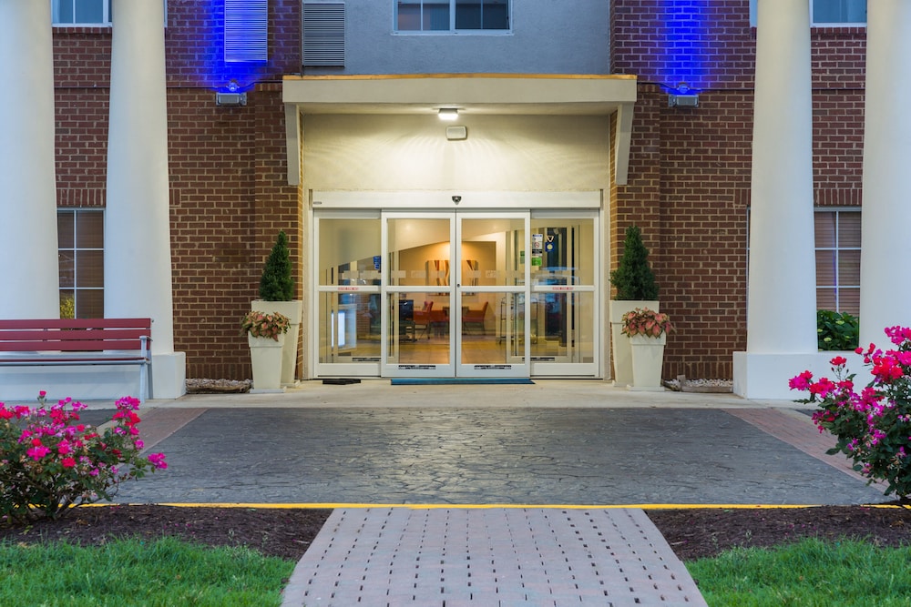 holiday inn express petersburg by ihg