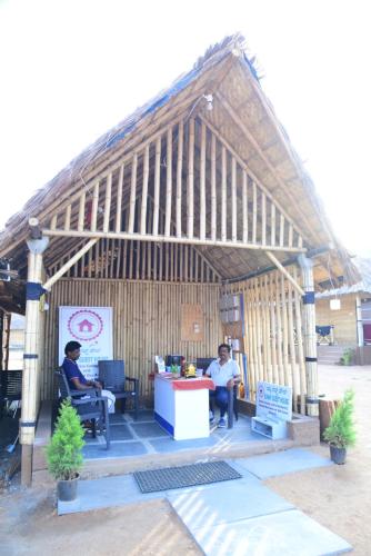 sunny guest house hampi
