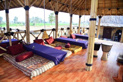 sunny guest house hampi