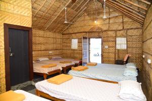 sunny guest house hampi