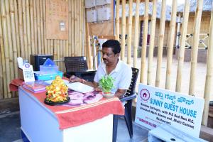 sunny guest house hampi