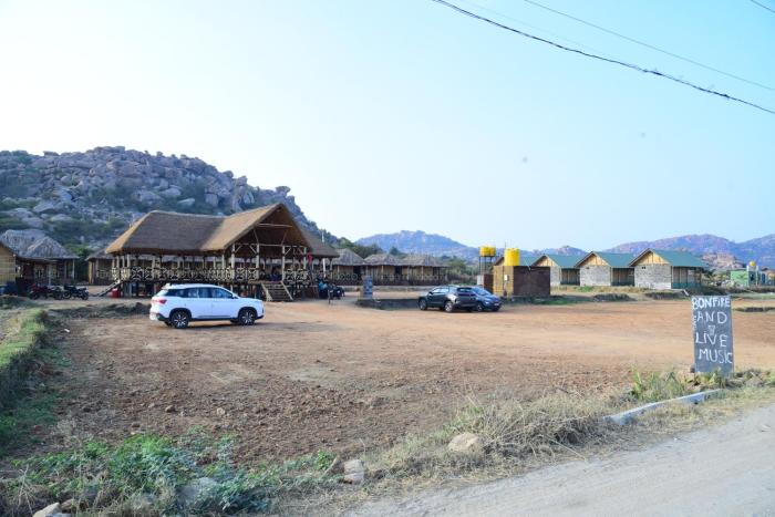 sunny guest house hampi