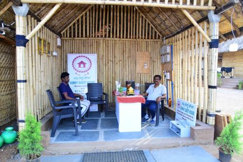 sunny guest house hampi