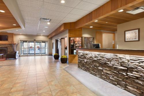 border inn and suites lloydminster