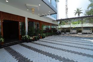 White Fort Thekkady,Peerumade>>Kumily,2 star