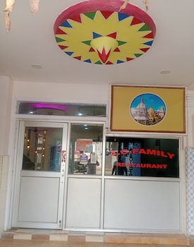 Hotel Gayatri,,3 star