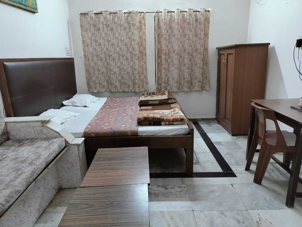 hotel rawat