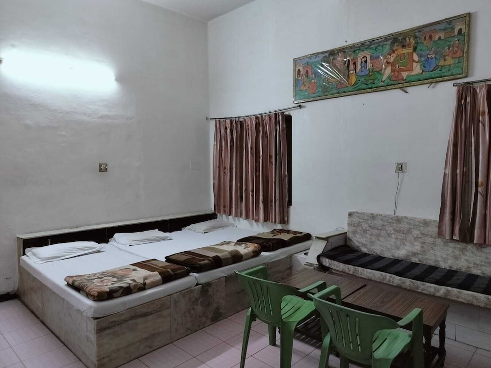 hotel rawat