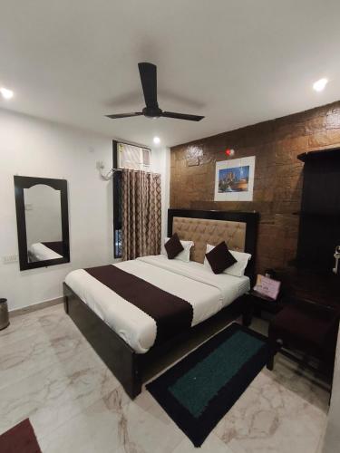 hotel gulmohar