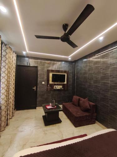 hotel gulmohar