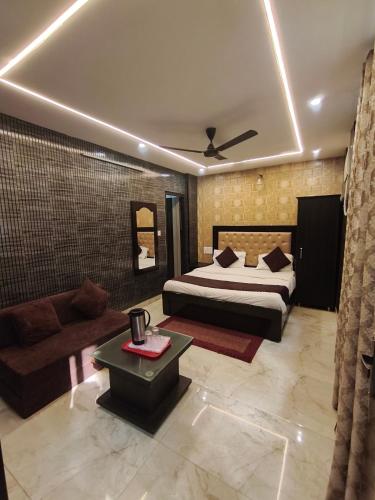 hotel gulmohar