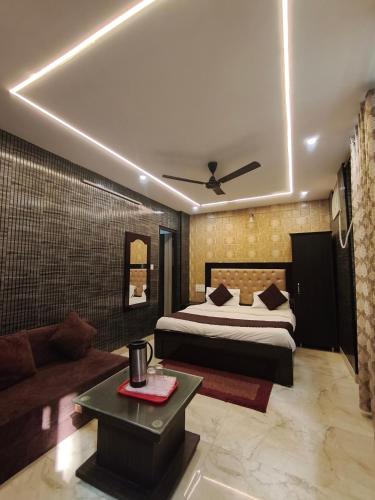 hotel gulmohar