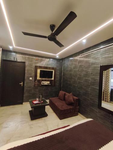hotel gulmohar