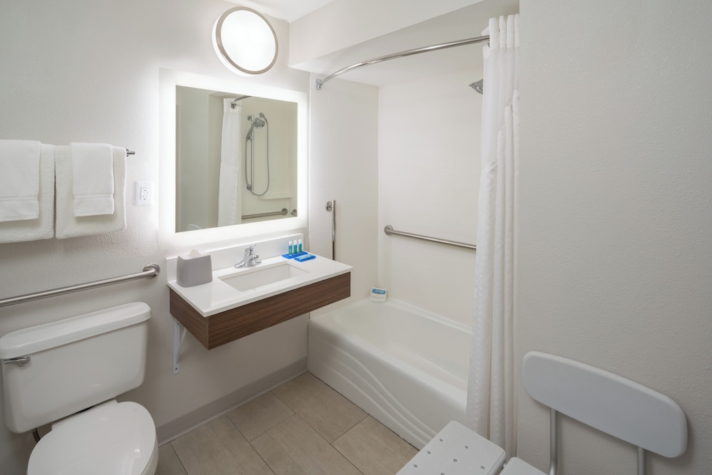 holiday inn express orlando international airport by ihg