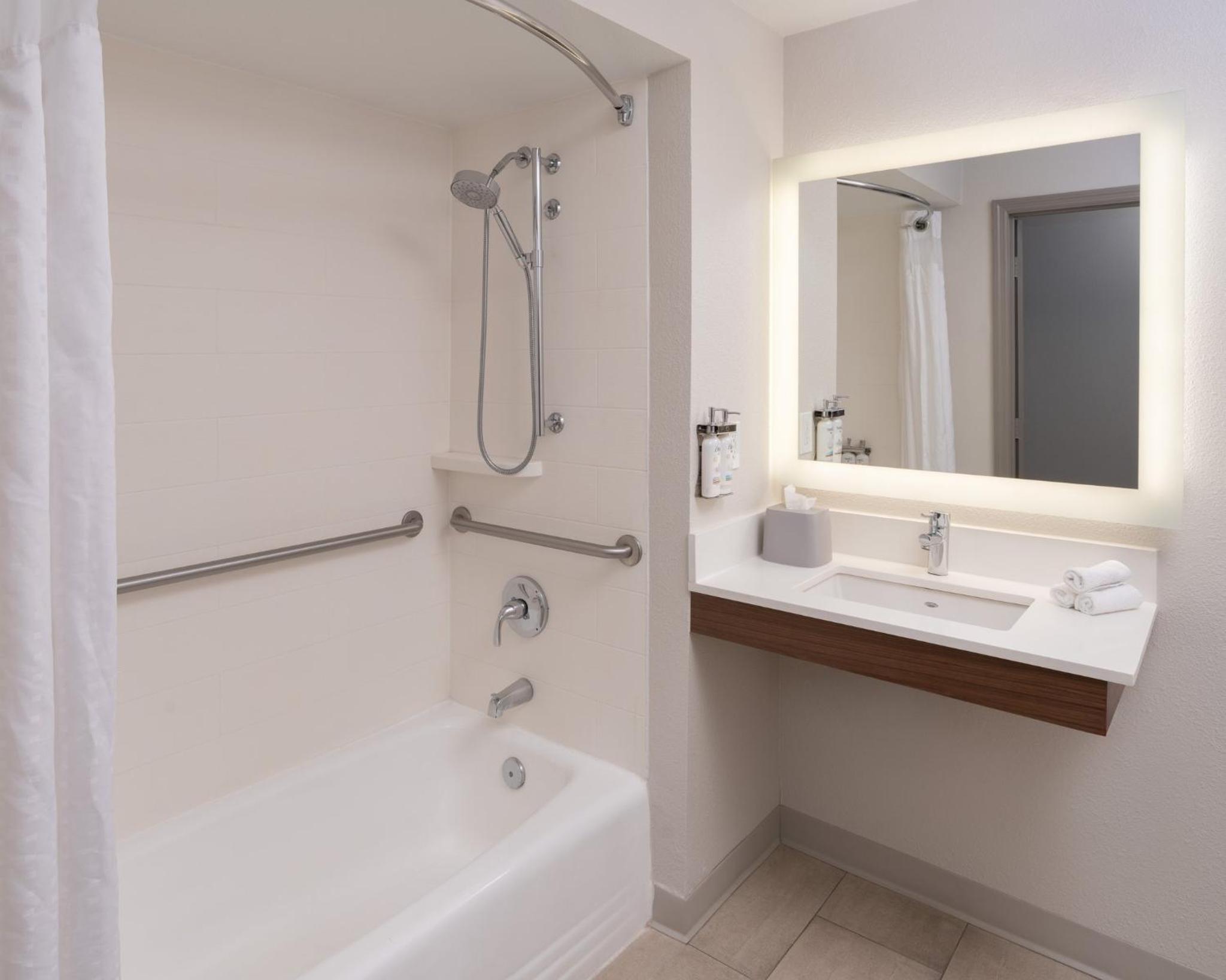 holiday inn express orlando international airport by ihg