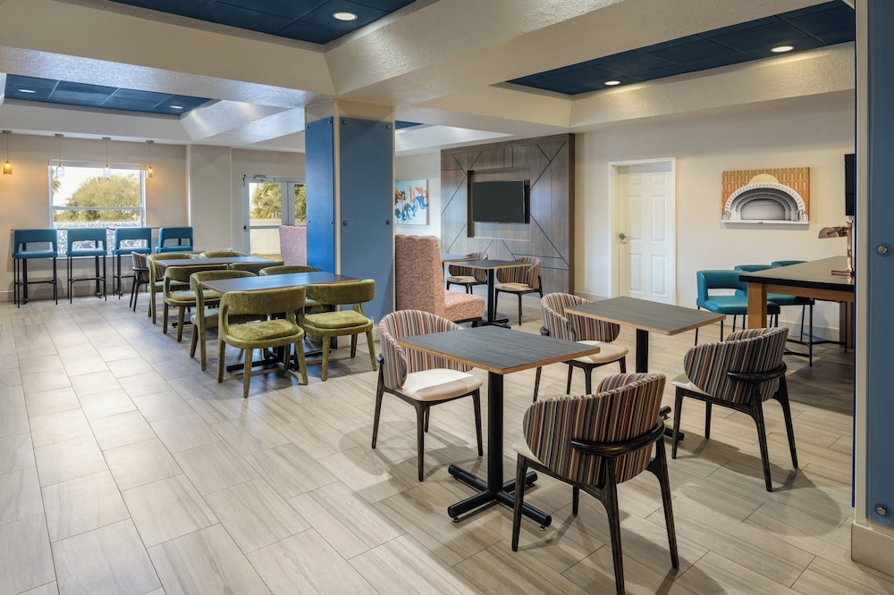 holiday inn express orlando international airport by ihg