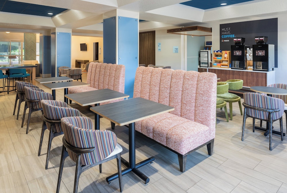 holiday inn express orlando international airport by ihg