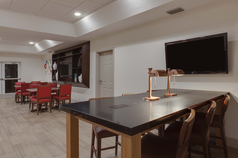 holiday inn express orlando international airport by ihg