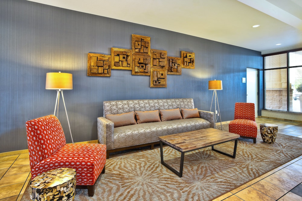 holiday inn and suites green bay stadium by ihg