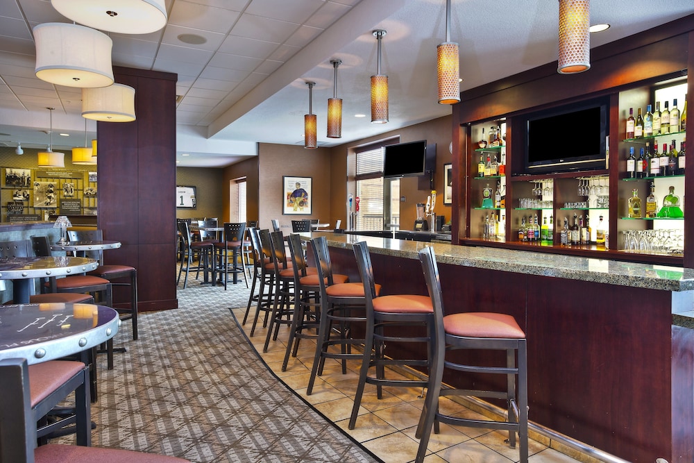 holiday inn and suites green bay stadium by ihg