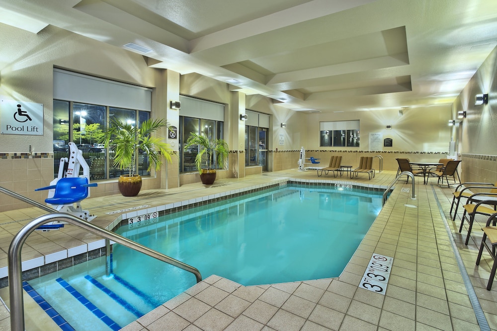 holiday inn and suites green bay stadium by ihg