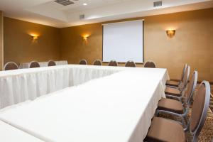 holiday inn and suites green bay stadium by ihg