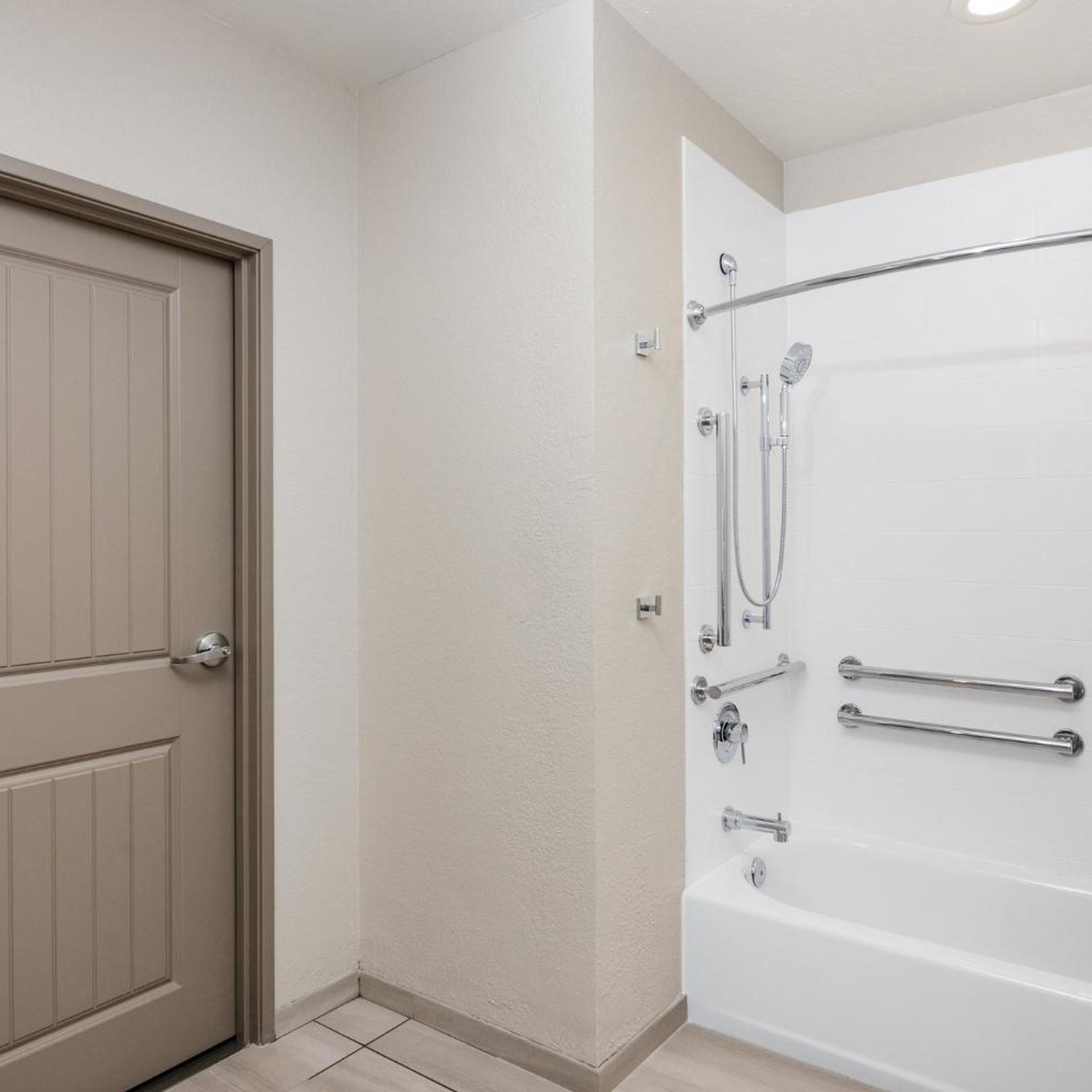 holiday inn express and suites green bay east by ihg