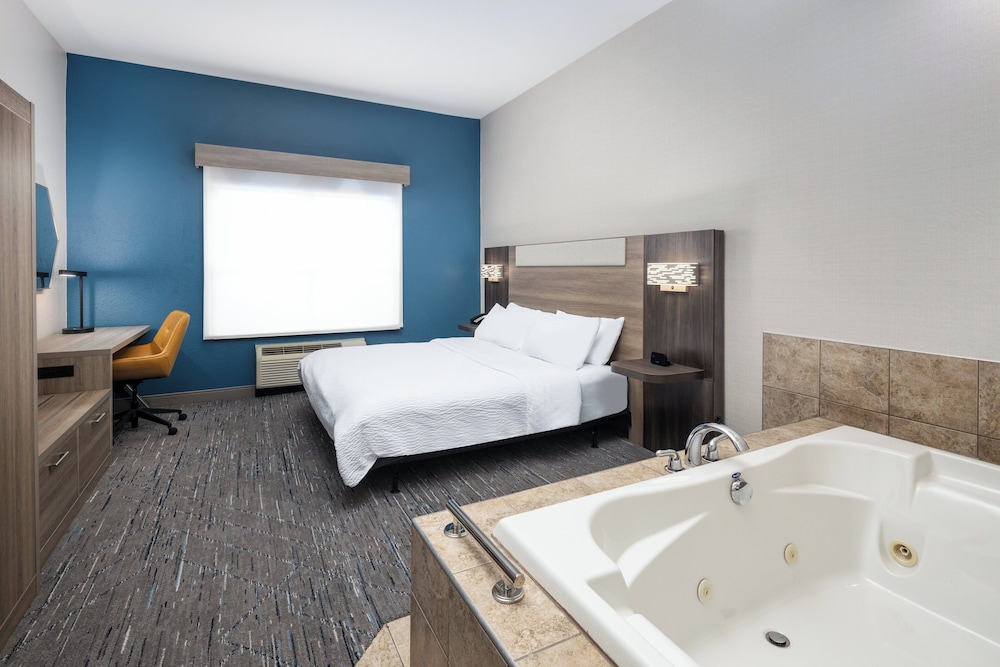 holiday inn express and suites green bay east by ihg