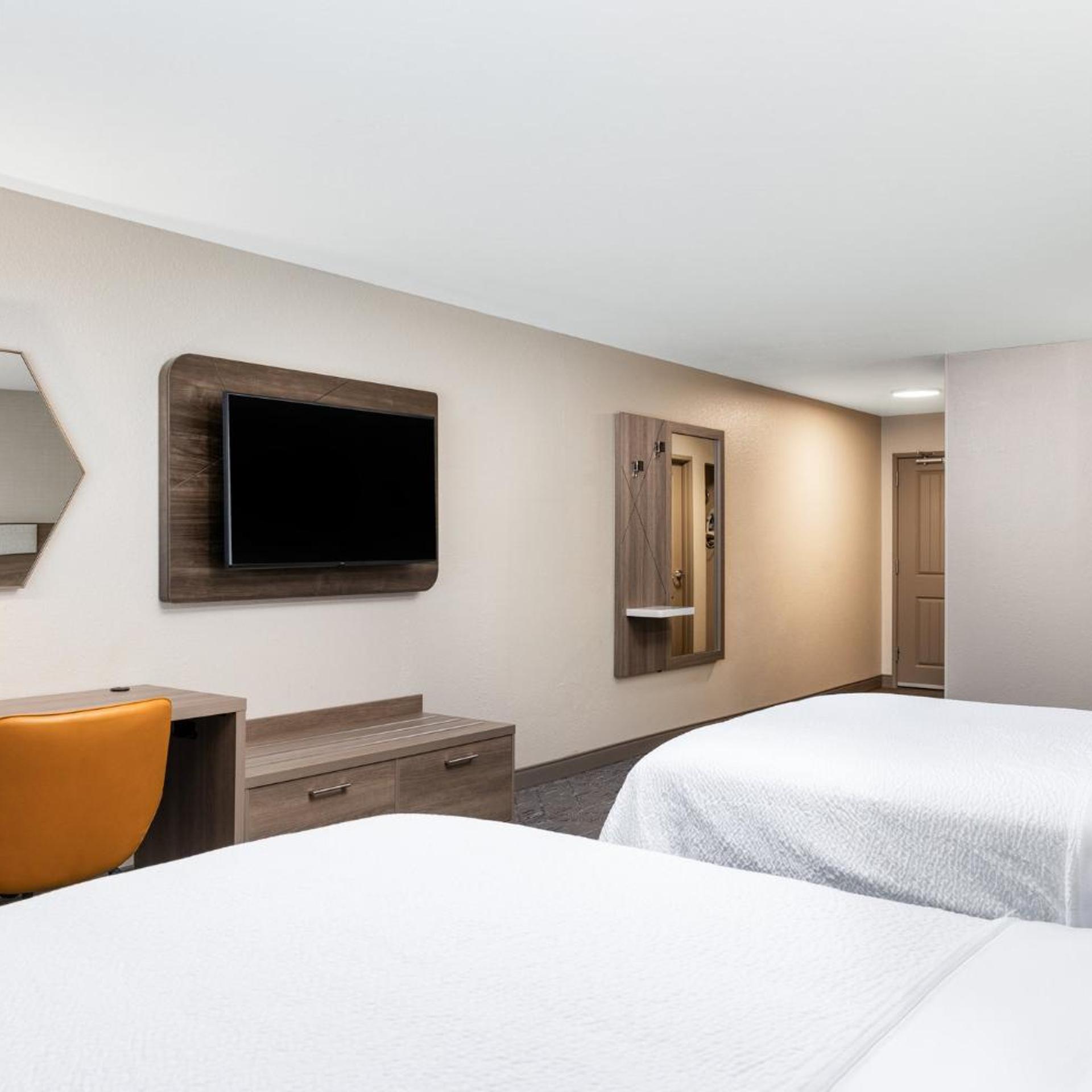 holiday inn express and suites green bay east by ihg