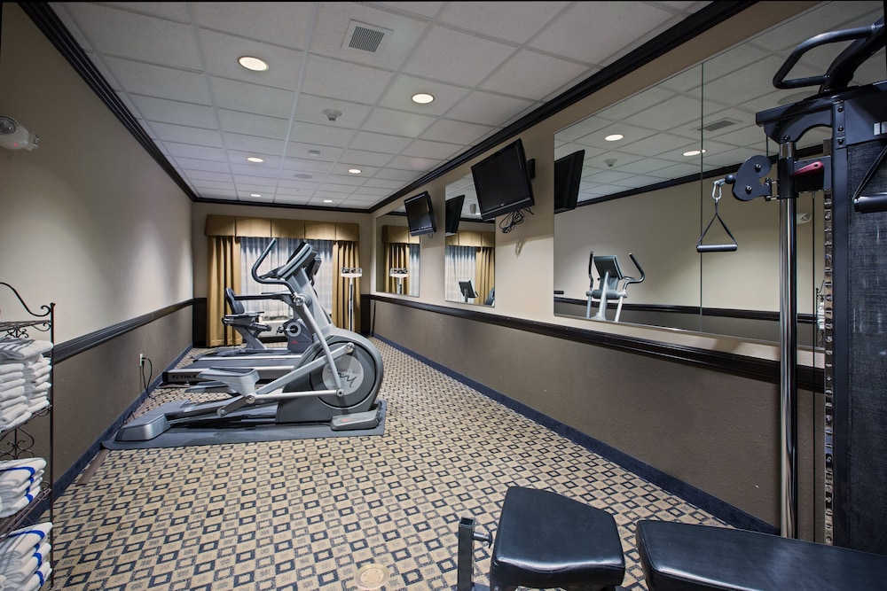 holiday inn express and suites green bay east by ihg