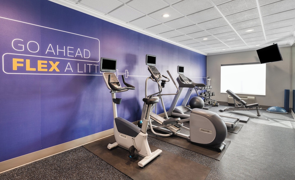 holiday inn express and suites green bay east by ihg
