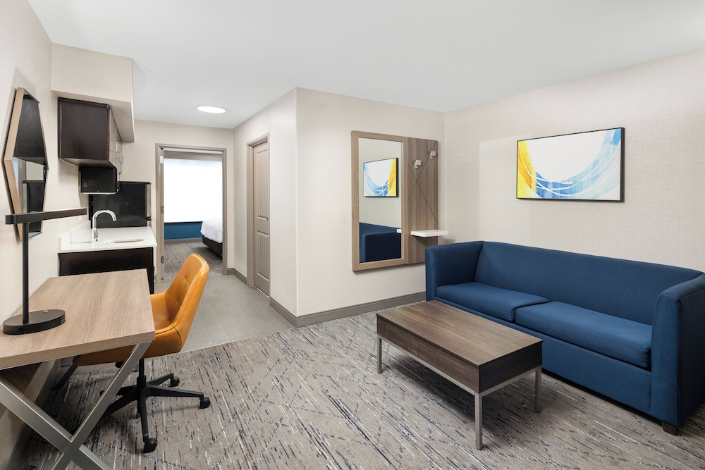 holiday inn express and suites green bay east by ihg