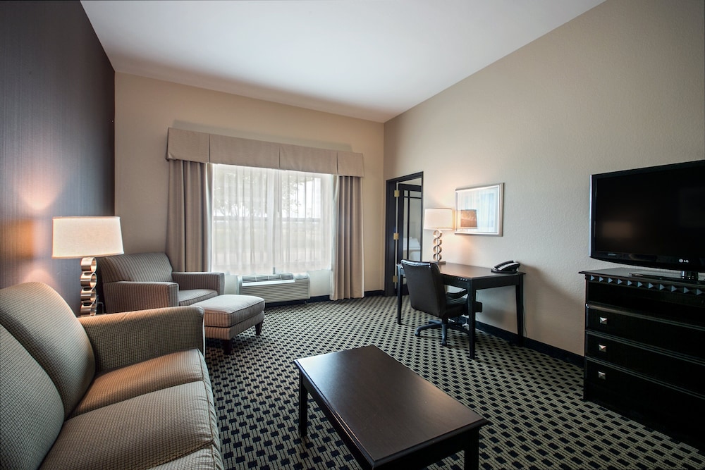 holiday inn express and suites green bay east by ihg