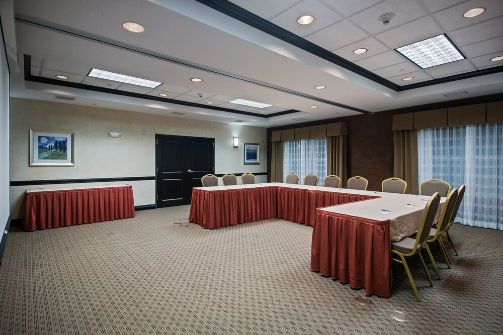 holiday inn express and suites green bay east by ihg