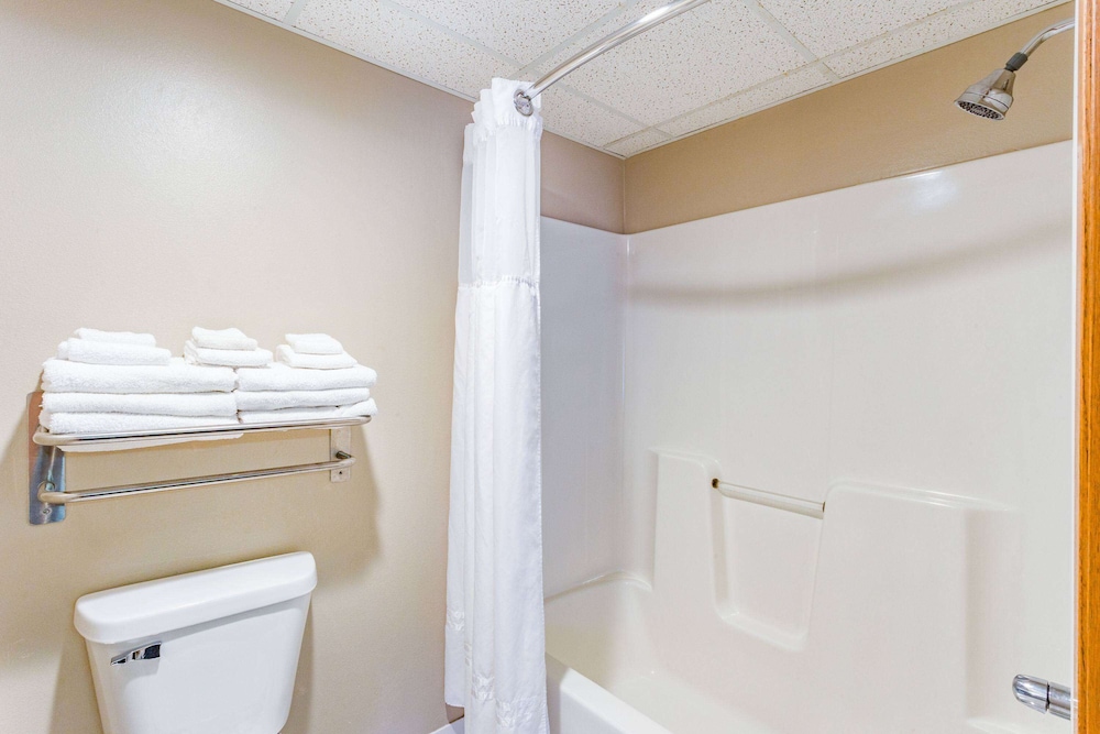 americinn by wyndham des moines airport