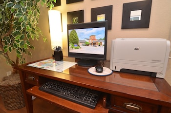 americinn by wyndham des moines airport