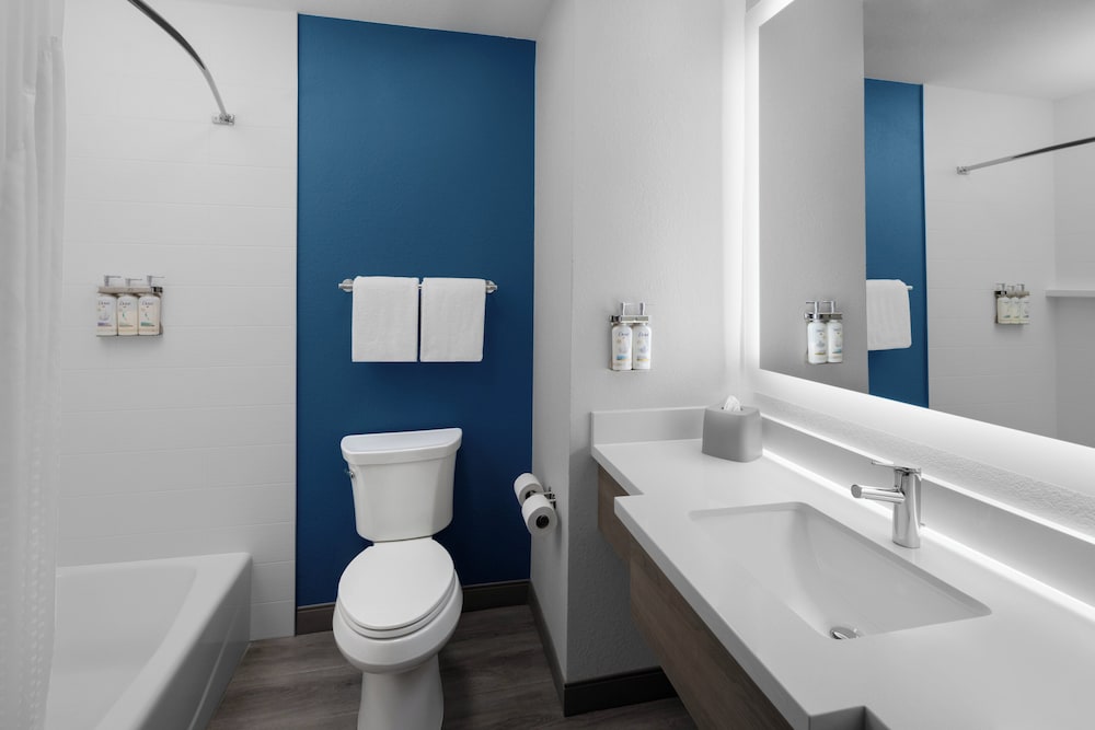 holiday inn express and suites midland loop 250 by ihg