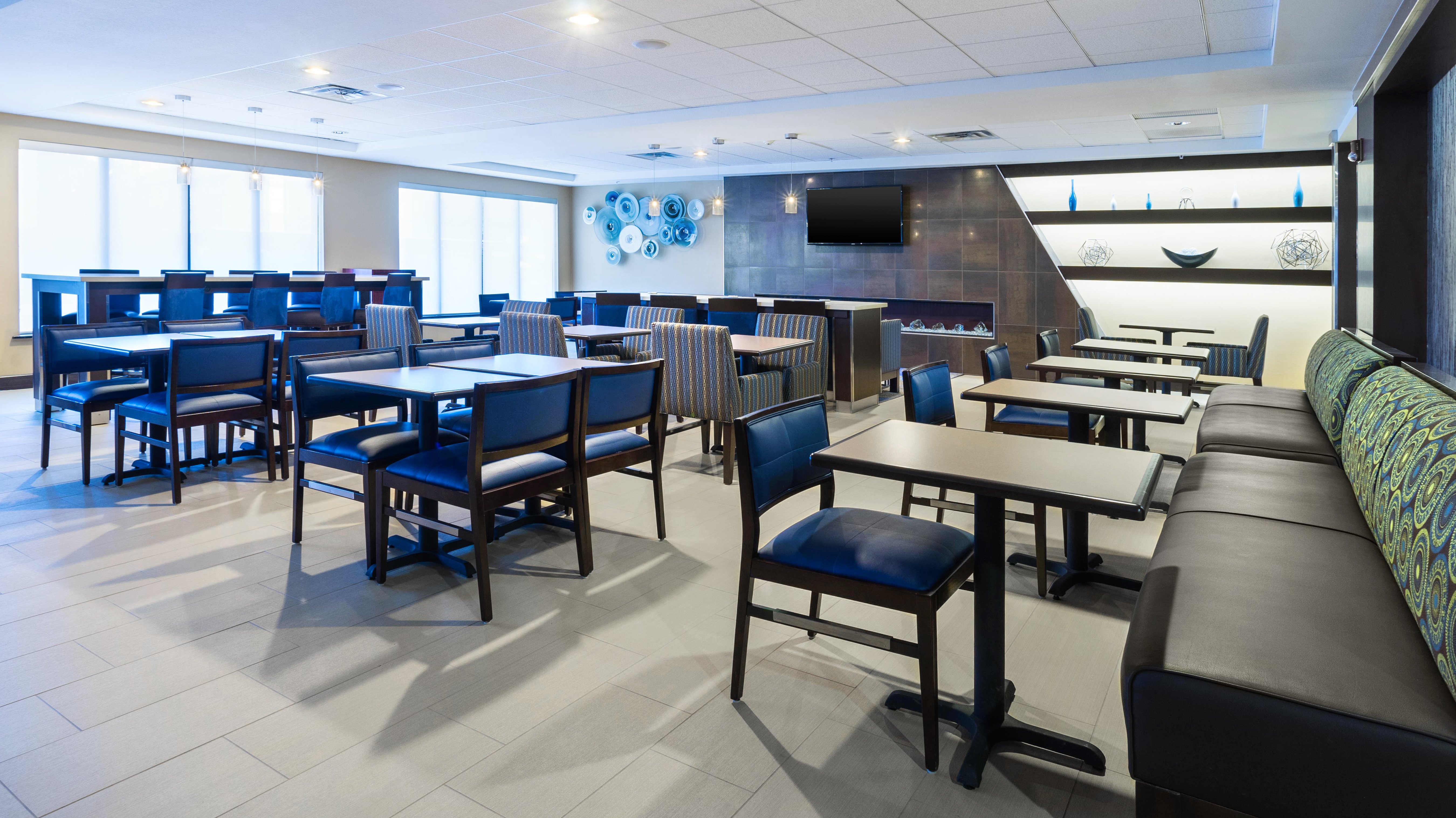 holiday inn express and suites midland loop 250 by ihg