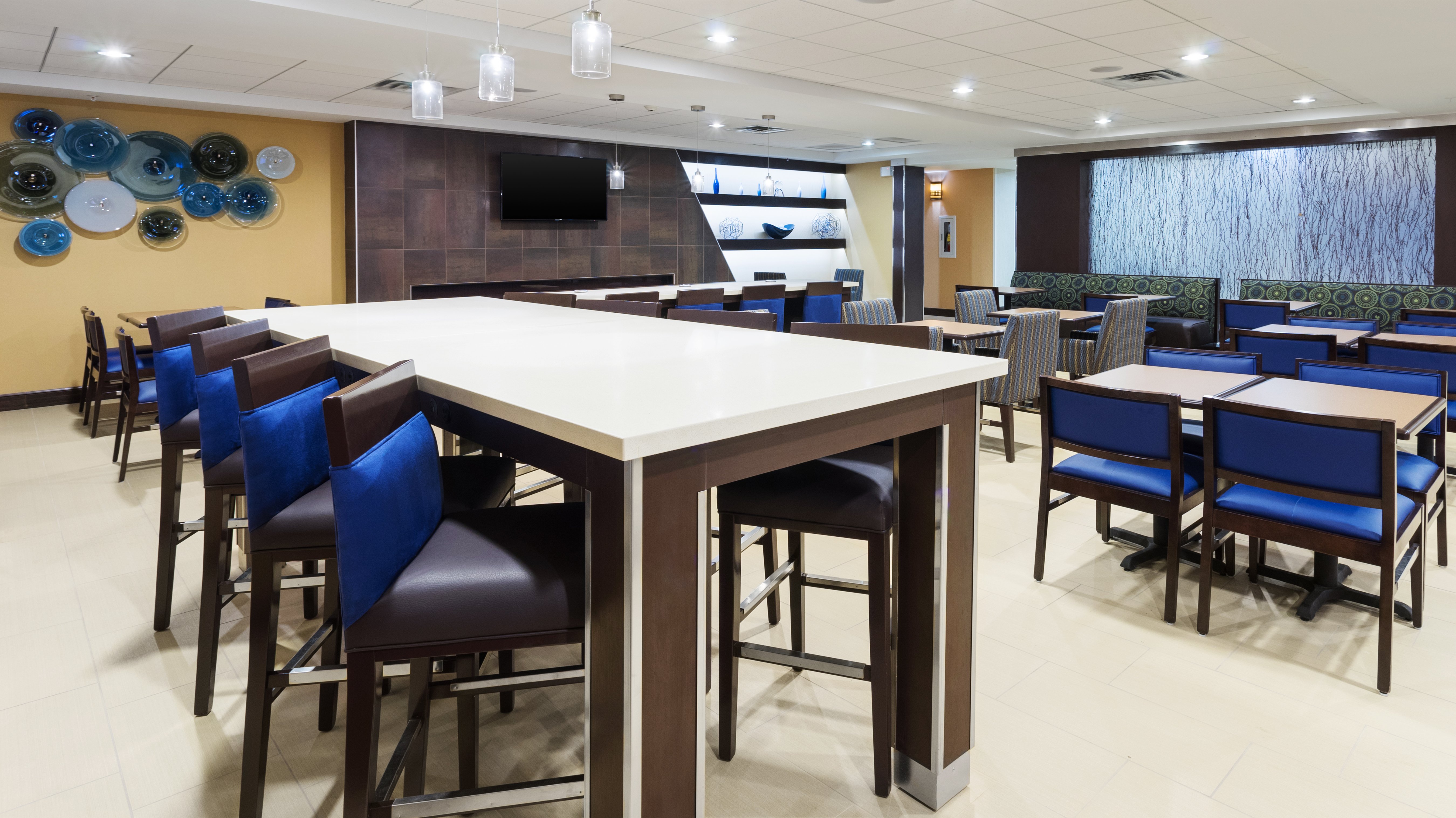holiday inn express and suites midland loop 250 by ihg
