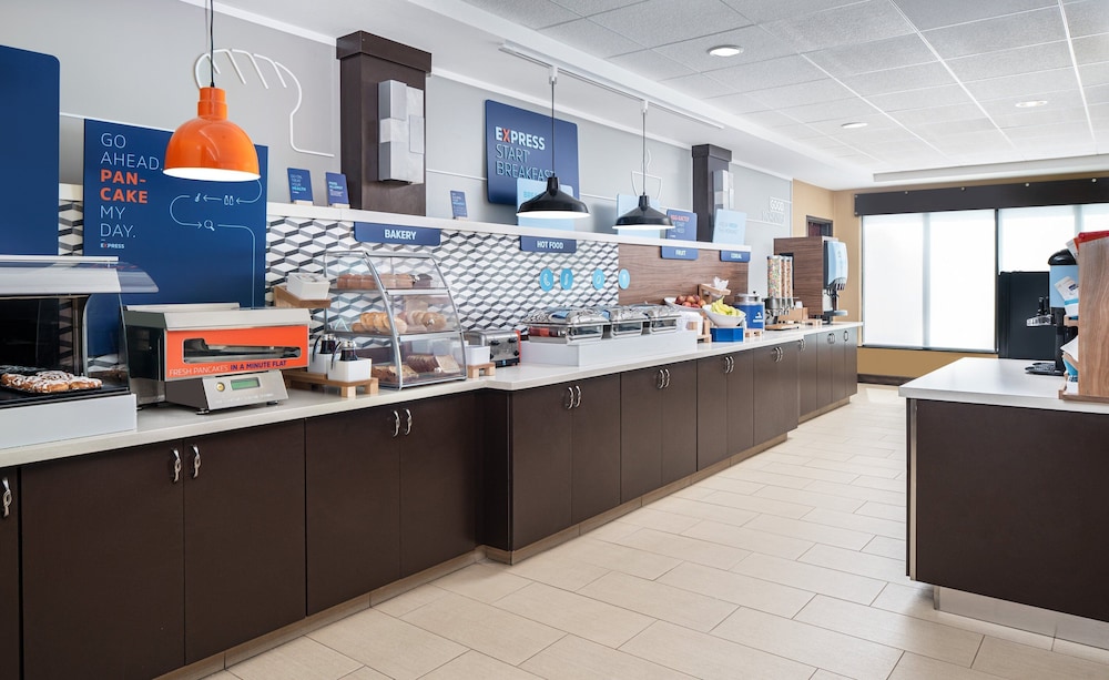 holiday inn express and suites midland loop 250 by ihg