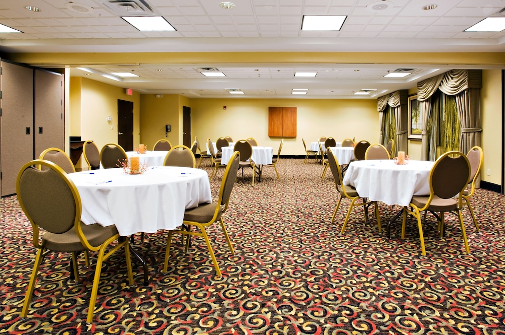 holiday inn express and suites midland loop 250 by ihg