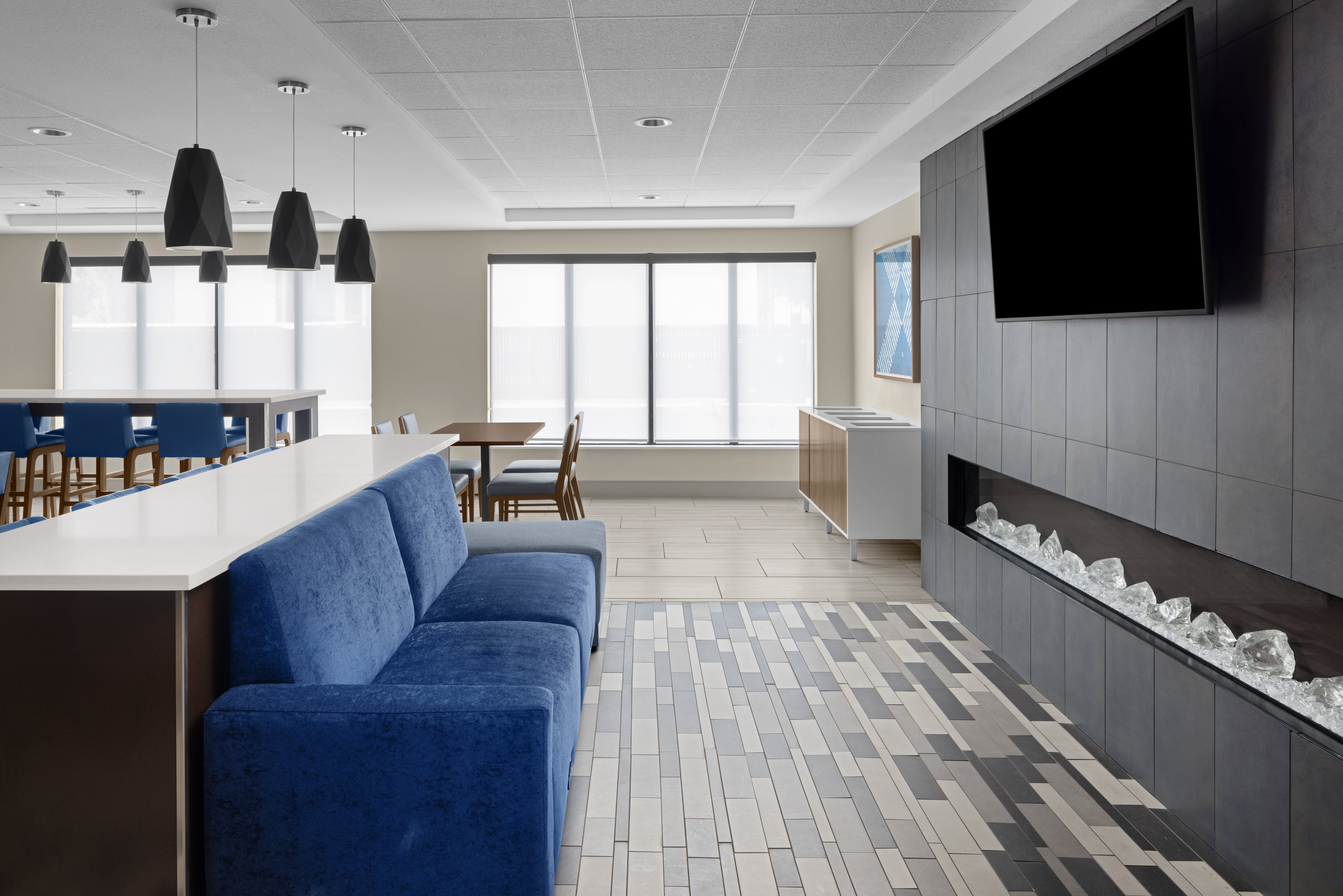holiday inn express and suites midland loop 250 by ihg