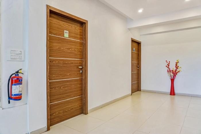 super townhouse the upper room near pune airport