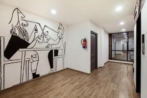 super townhouse the upper room near pune airport