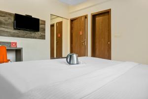 super townhouse the upper room near pune airport