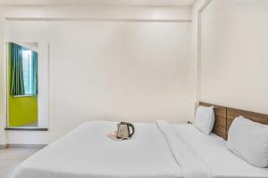 super townhouse the upper room near pune airport